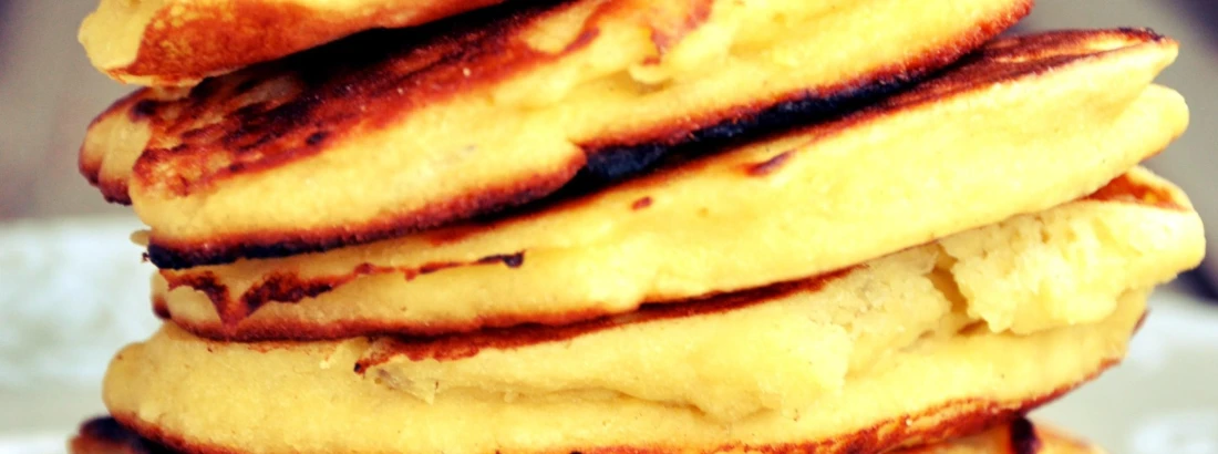 Kukurydziane pancakes bananowe 