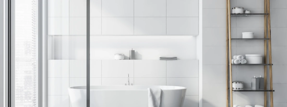 Biała łazienka – pomysły, aranżacja, inspiracje   