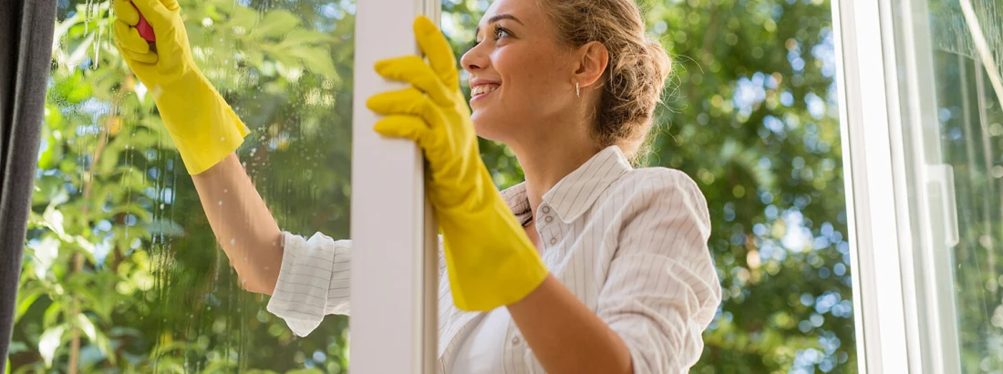 Mycie okien – szyby bez smug w kilku prostych krokach   