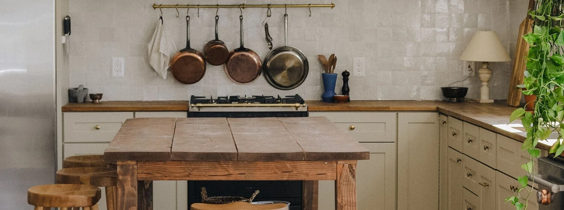 Kuchnia w stylu rustykalnym – jak urządzić