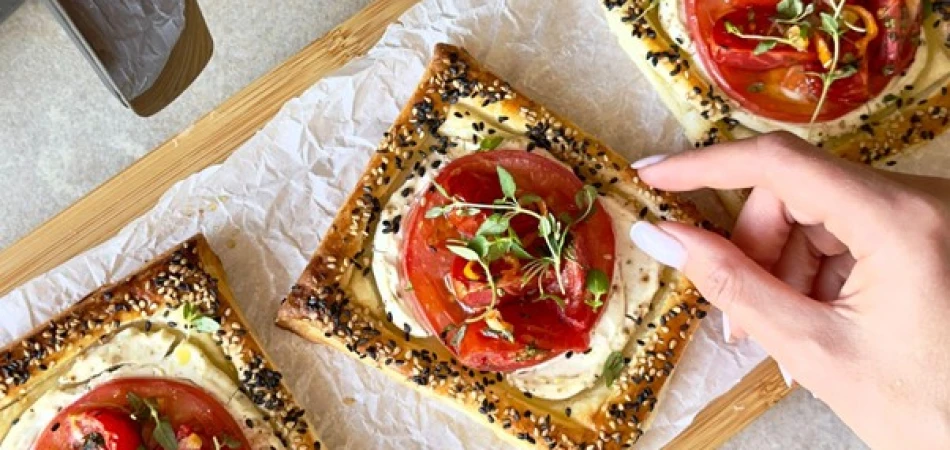 tartaletki z pomidorami