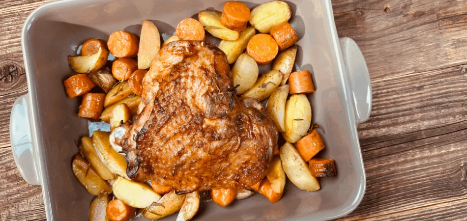 Pieczony udziec z indyka