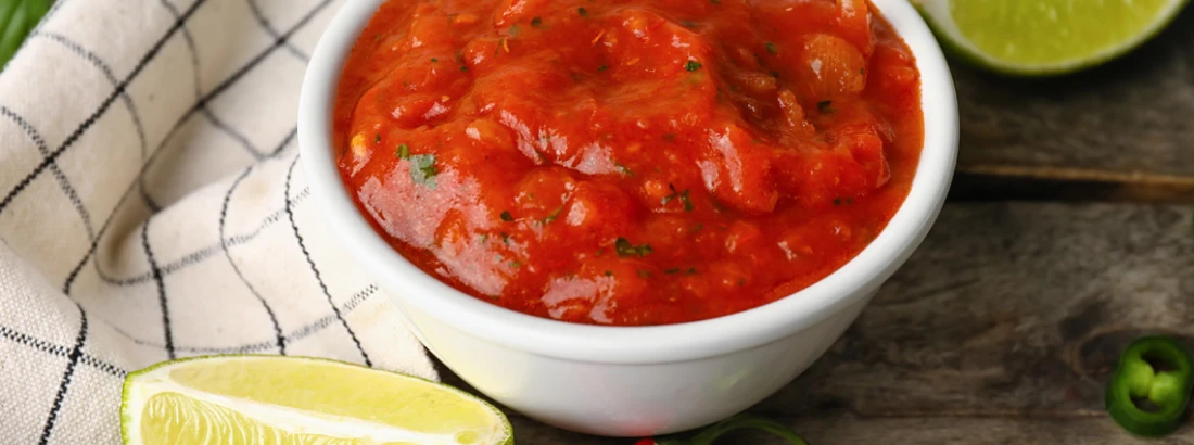 Sos meksykański – jak zrobić i do czego pasuje?