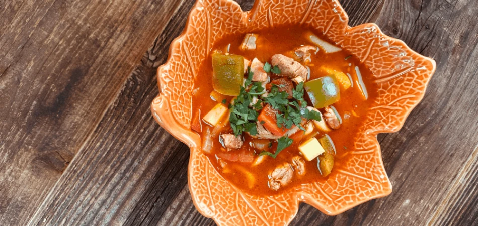 Bogracz z kluseczkami