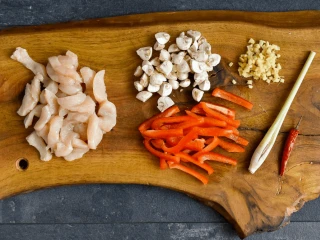 składniki na zupę tajską