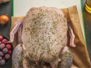 Zamarynowana kaczka na papierze do pieczenia