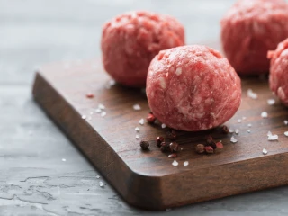 Uformowane surowe pulpety