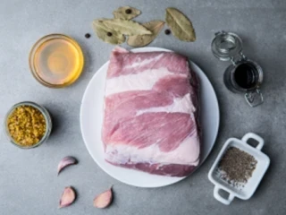 Składniki na schab pieczony w miodowo-musztardowej marynacie