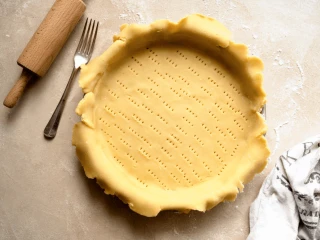 Surowy spód szarlotki