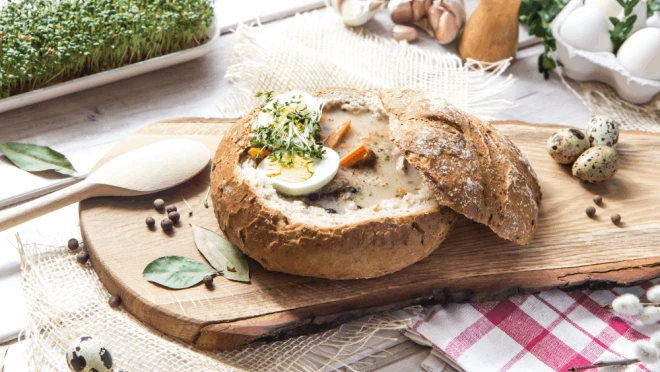 Barszcz biały w chlebie