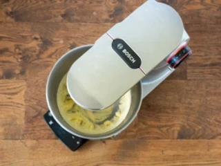 masło ubijane w robocie planetarnym