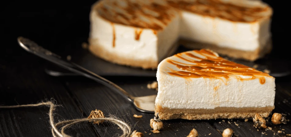 Tradycyjny sernik na kruchym spodzie