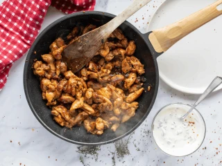 Podsmażone kawałki piersi z kurczaka