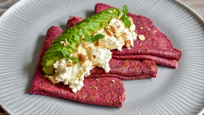 Wytrawne naleśniki buraczane z quinoa