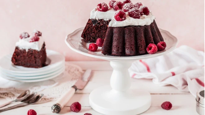 Brownie z malinami i mascarpone