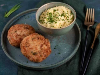 Kolety pożarskie drobiowe z puree ziemniaczanym