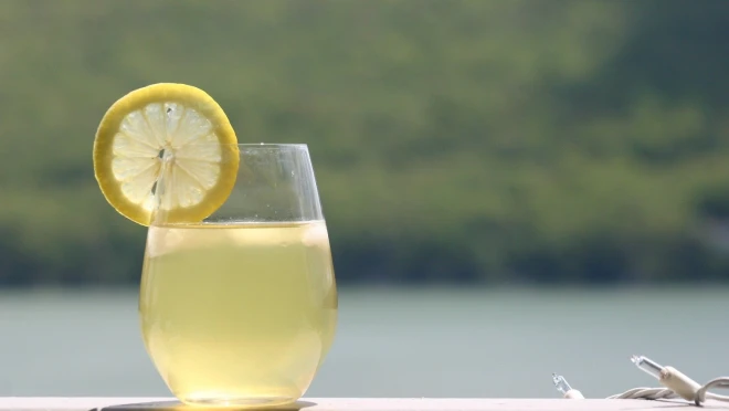 Lemoniada cytrynowa na gorąco