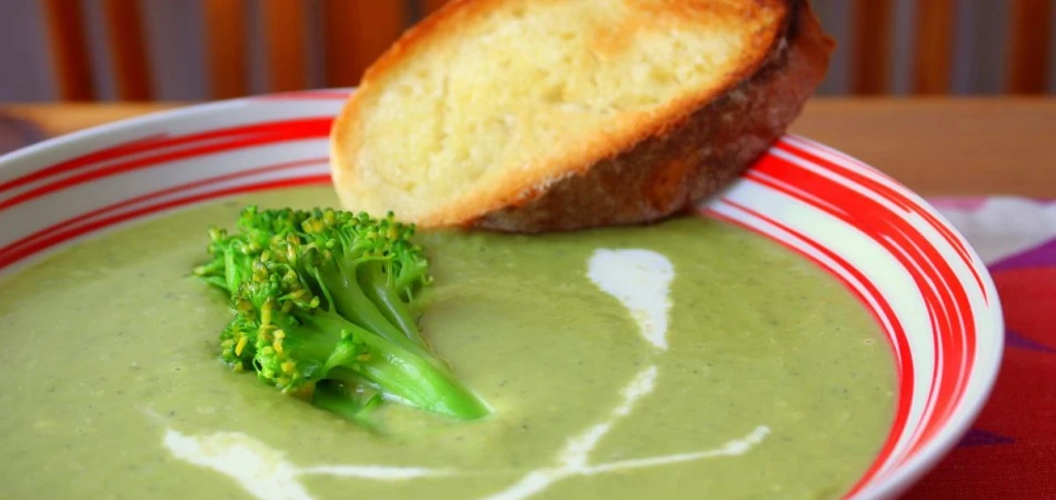Groszkowo-brokułowa zupa krem