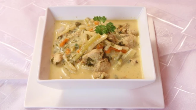 Zupa a'la tajska
