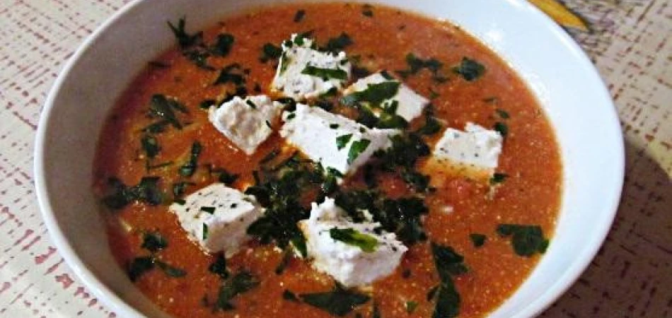 Zupa pomidorowa z serem feta