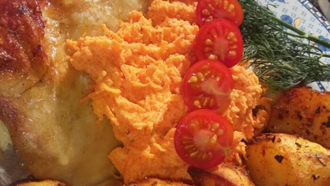 Kurczak ziołowy z czosnkowa marchewka i ziemniakami
