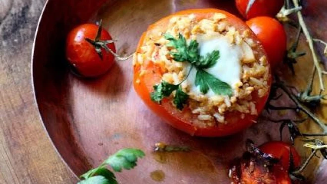 Pomidory faszerowane ryżem i mięsem 