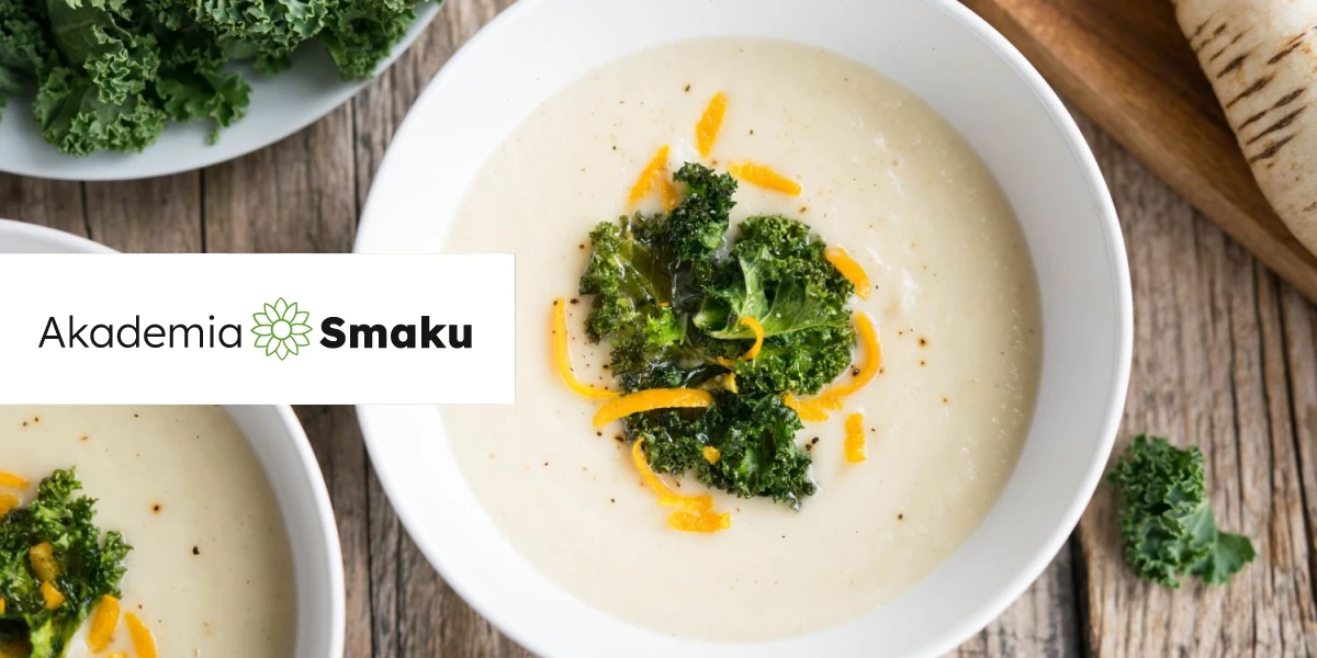 Pomarańczowy krem z pasternaku z czipsami z jarmużu Akademia Smaku