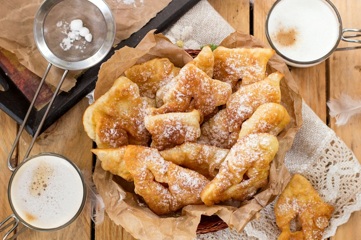 Chruściki z ciasta na pierogi