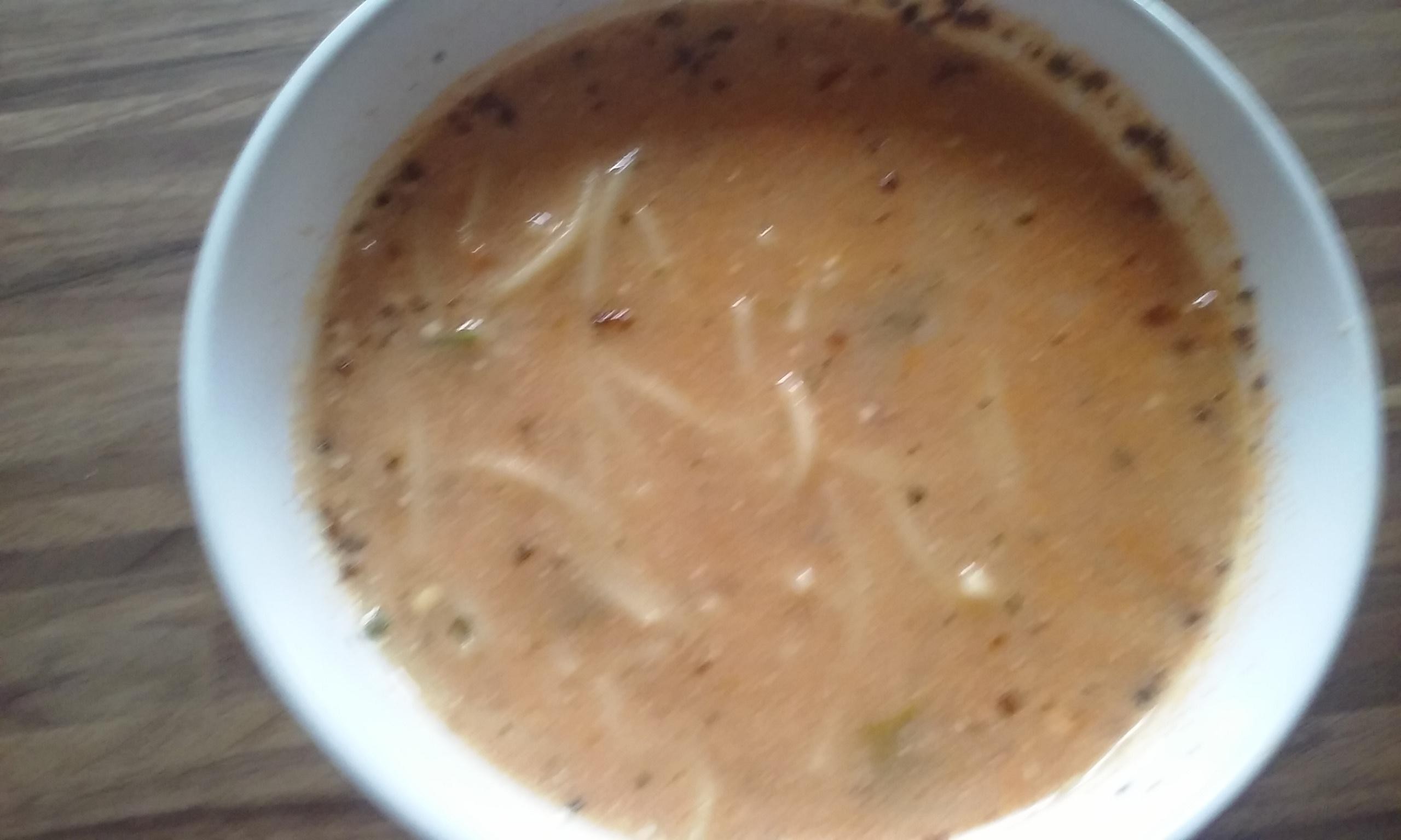 zupa pomidorowa z makaronem 