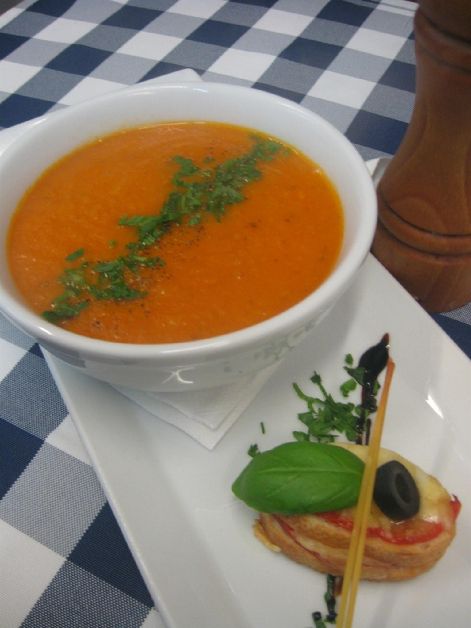 Zupa krem z pomidorów malinowych