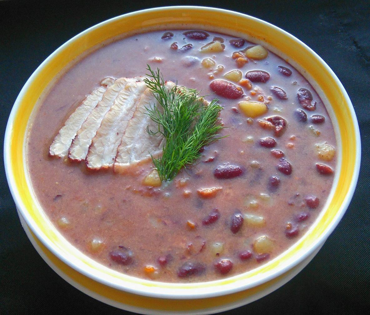 Zupa z czrwonej fasoli