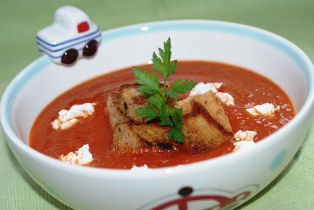 Zupa pomidorowa z pieczoną papryką