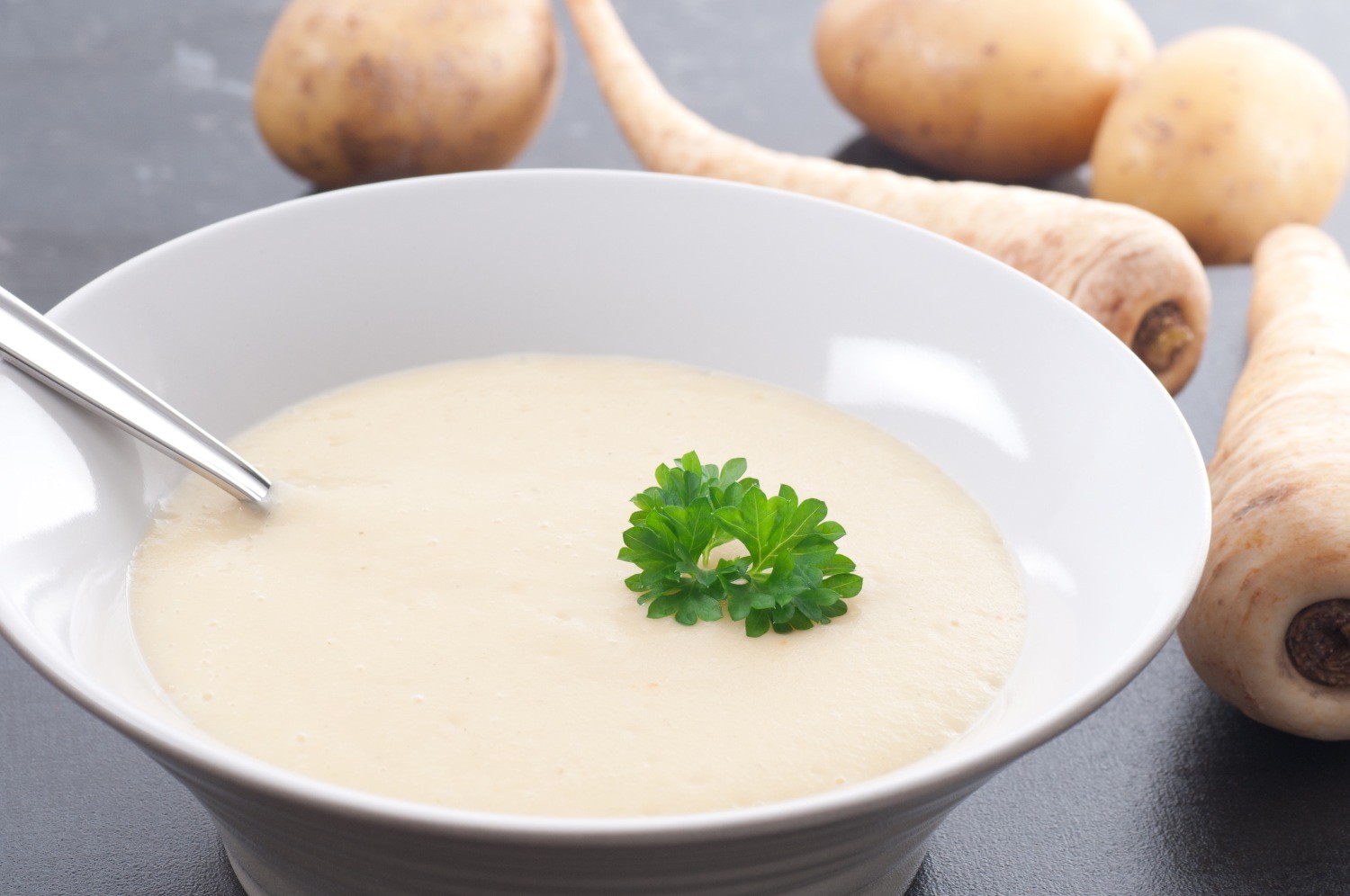 Zupa z pasternakiem i jabłkiem
