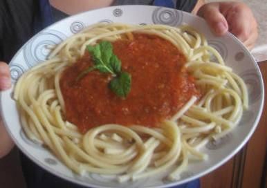 Spaghetti all pomodoro - makaron w sosie pomidorowym