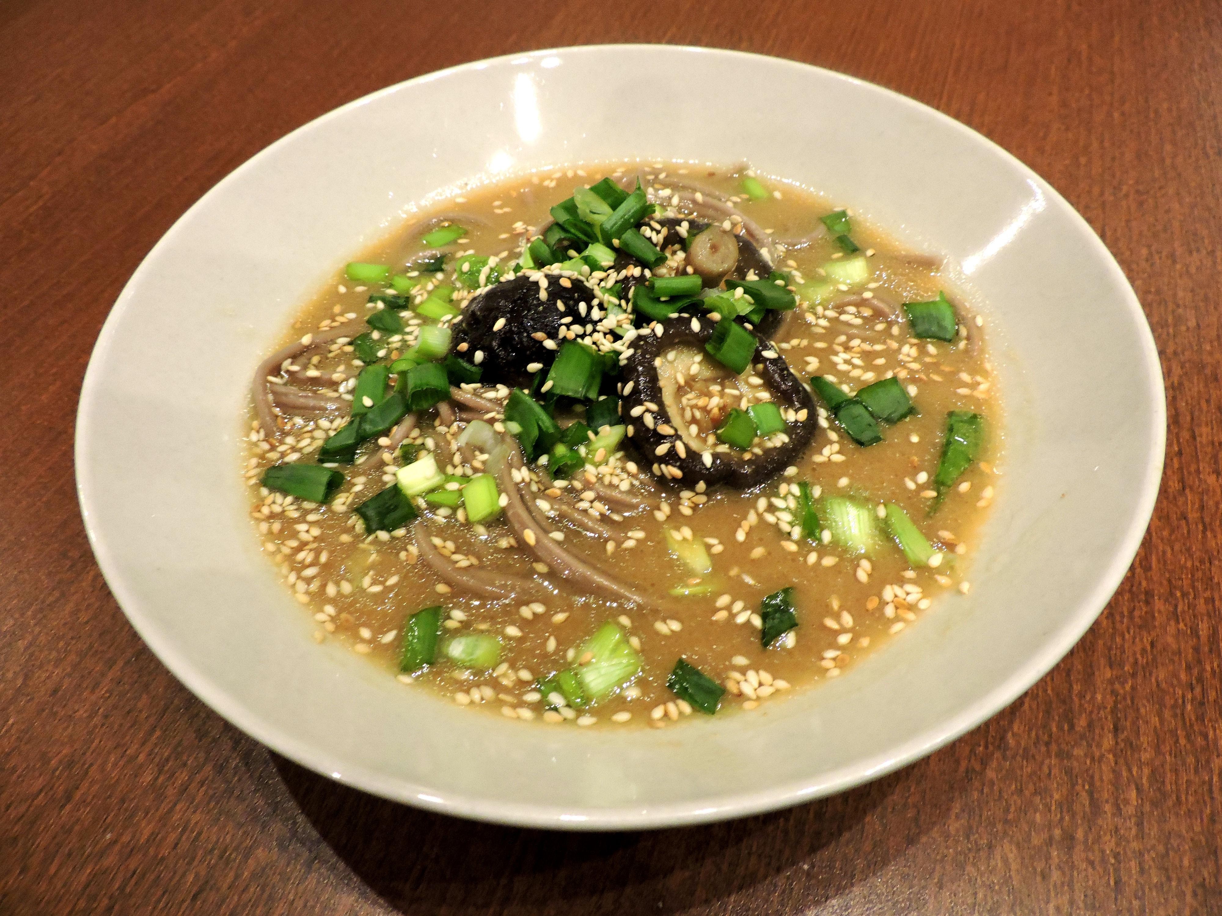 Zupa MISO z makaronem gryczanym soba