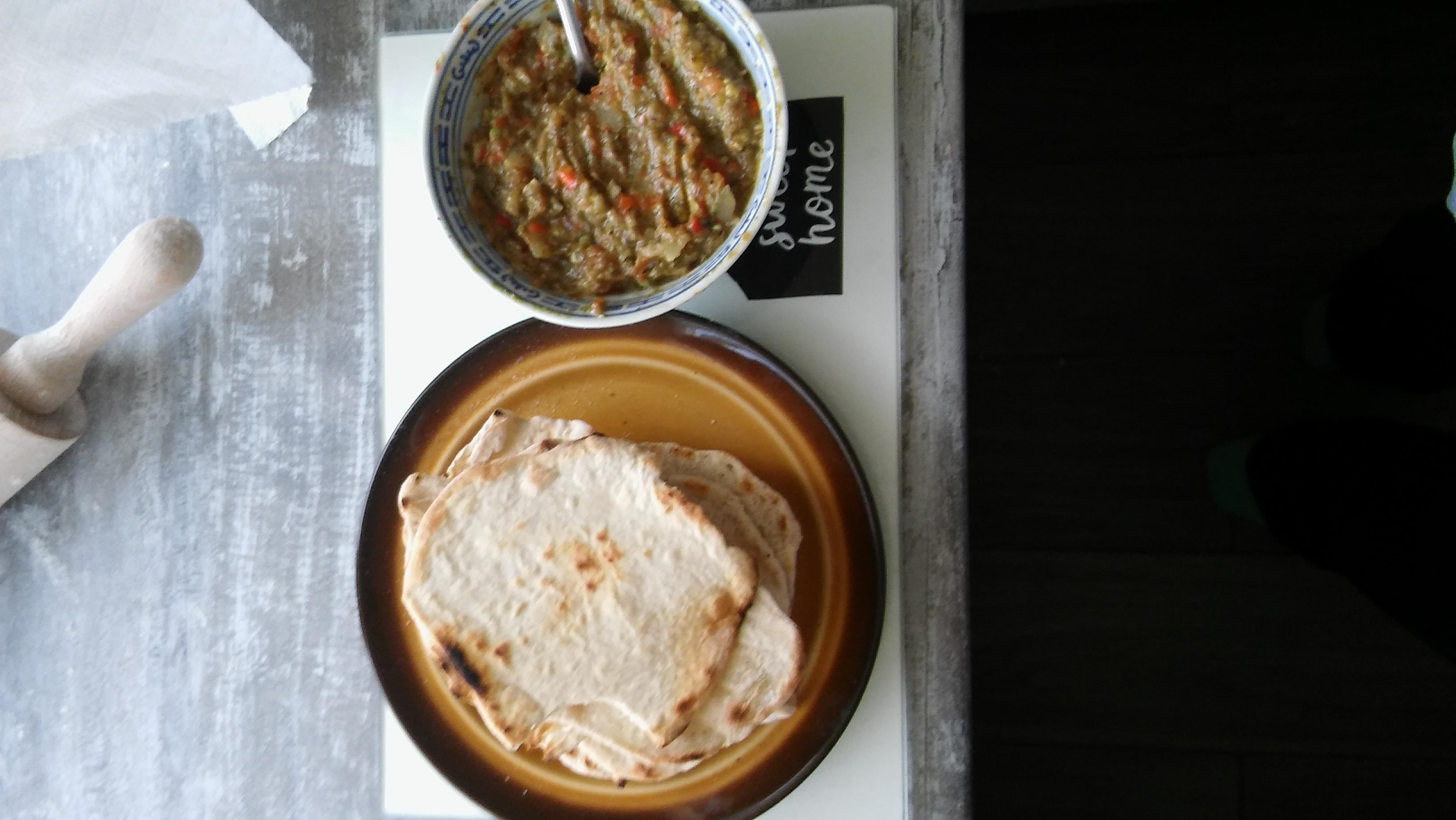 Domowe tortille z niebiańskim guacamole