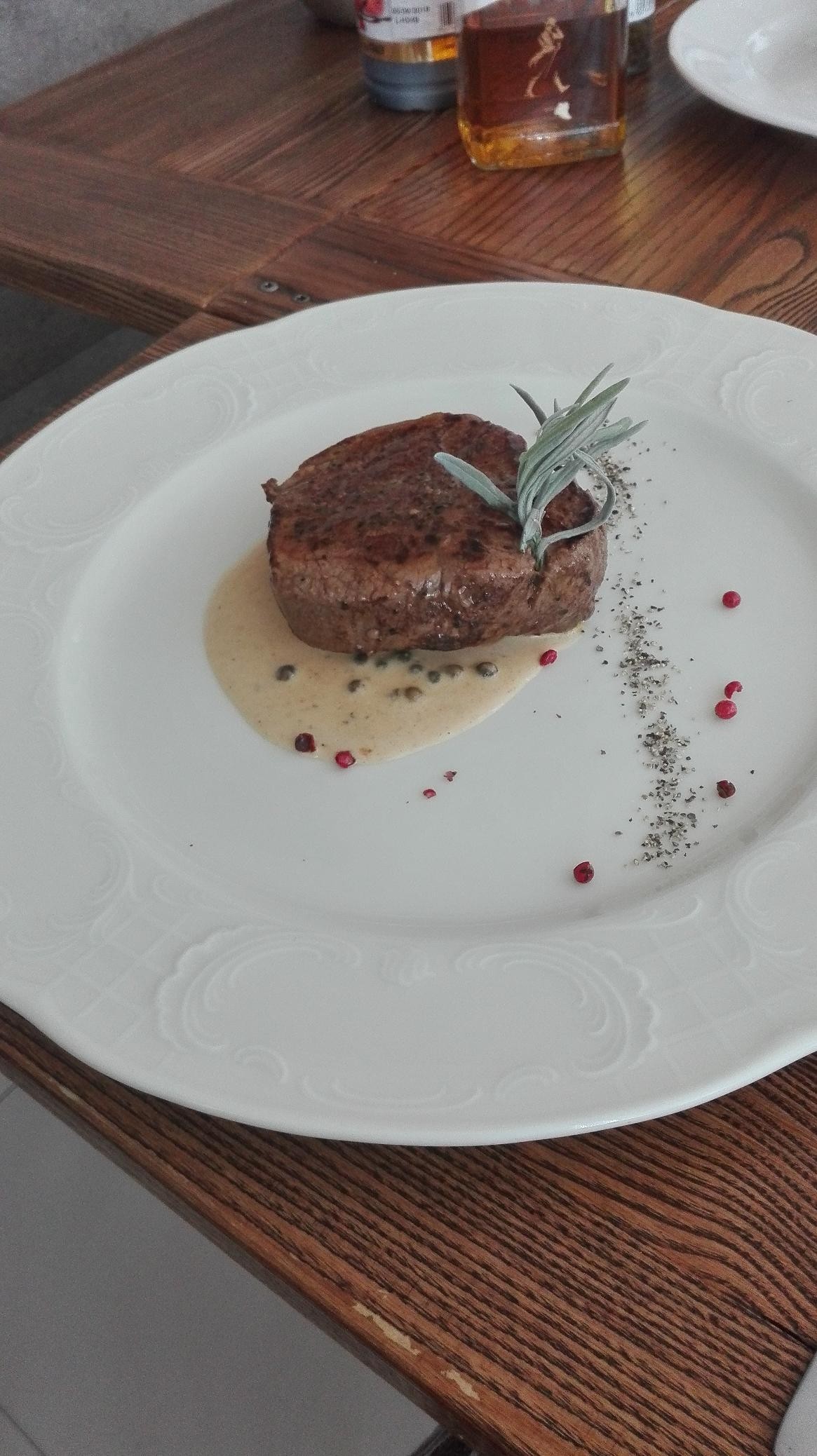 Stek wołowy na puree z kalafiora 