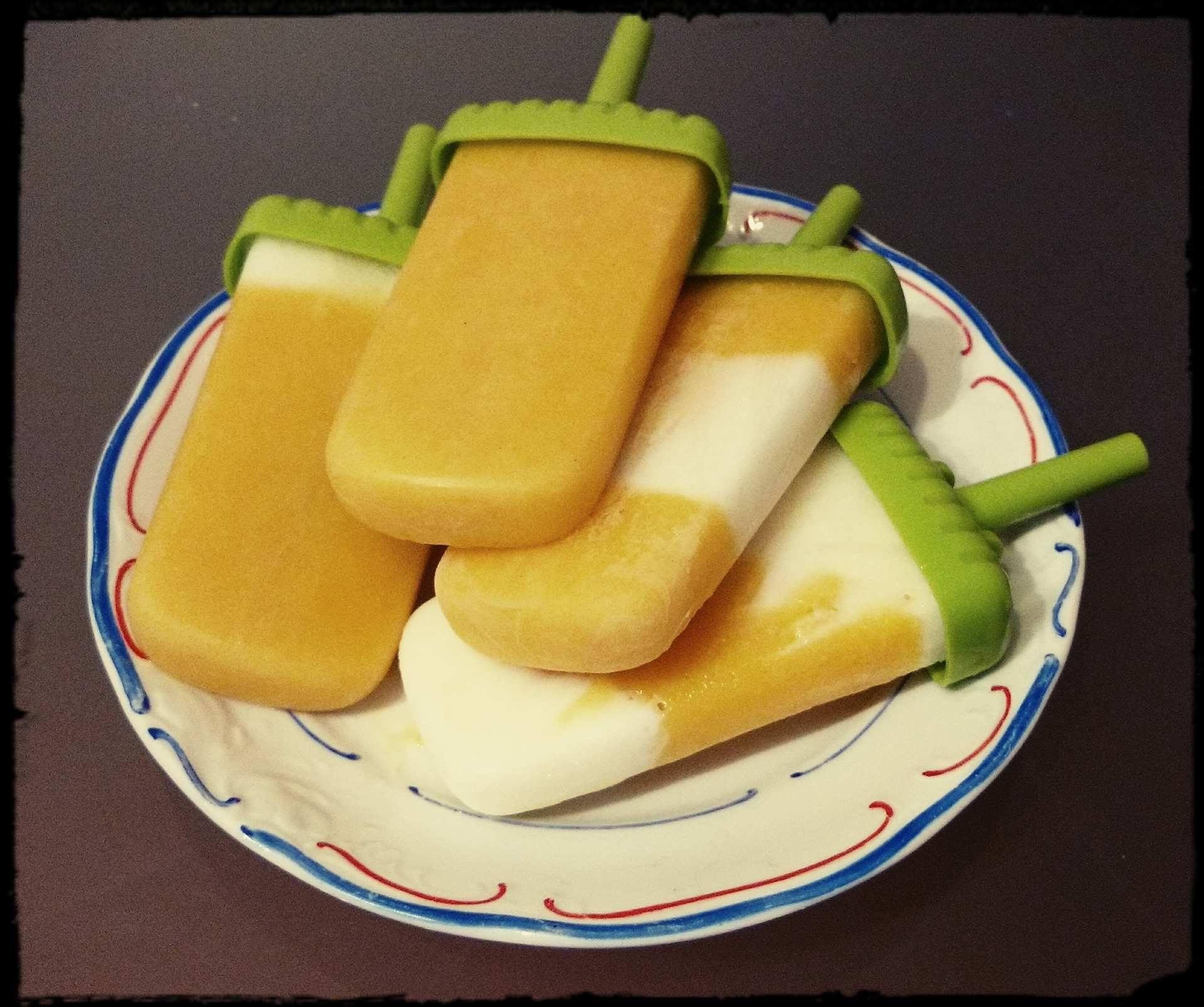 Wegańskie lody z mango i miodem