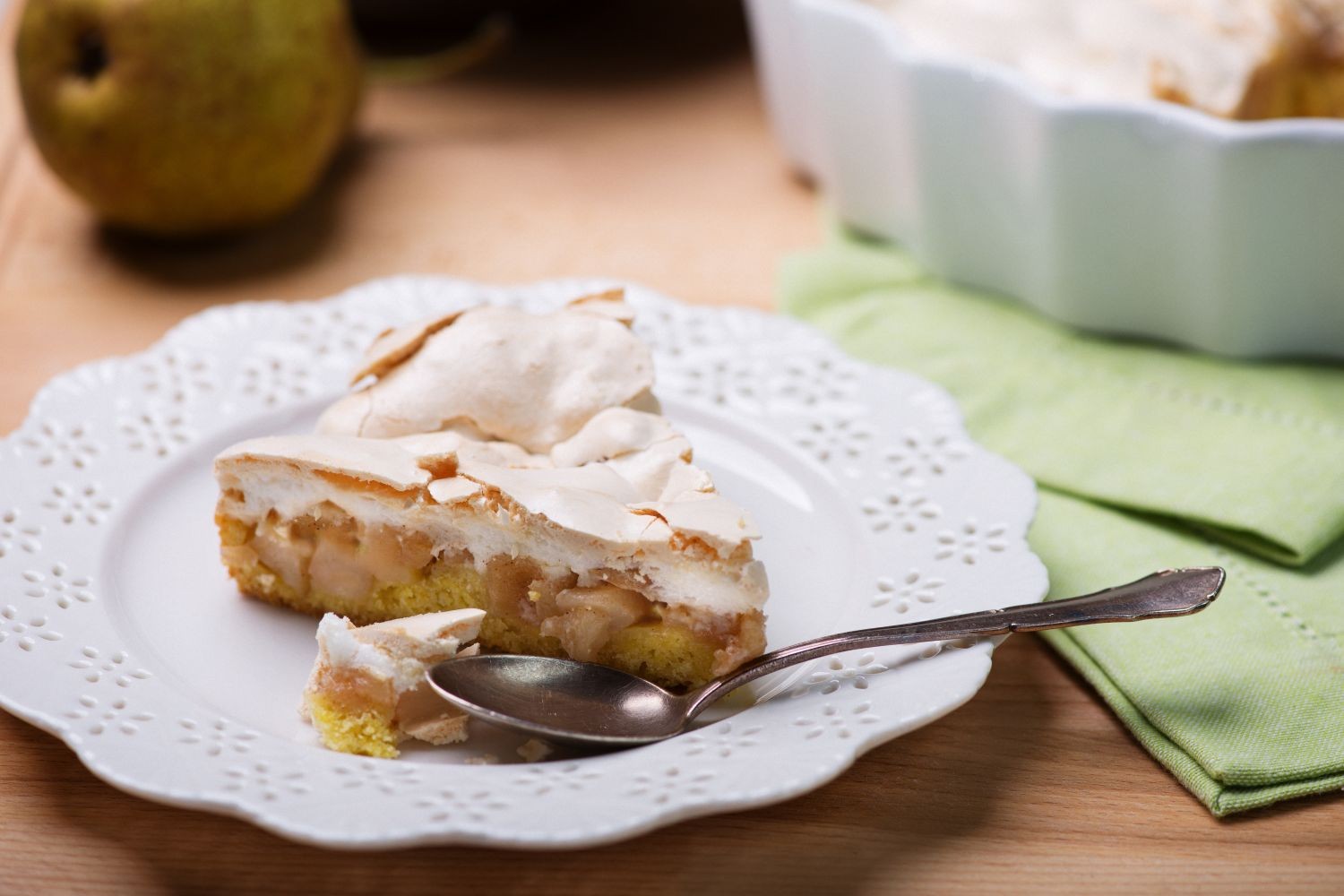 Fit szarlotka sypana z lekką bezą