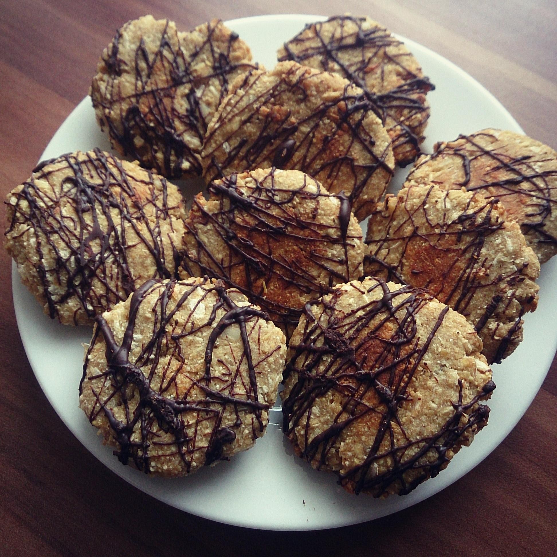 Ciasteczka owsiano-kokosowe z polewą czekoladową