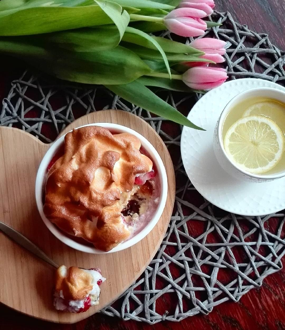 Pieczona jaglanka z bezą