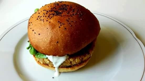 Burger z kalafiorem