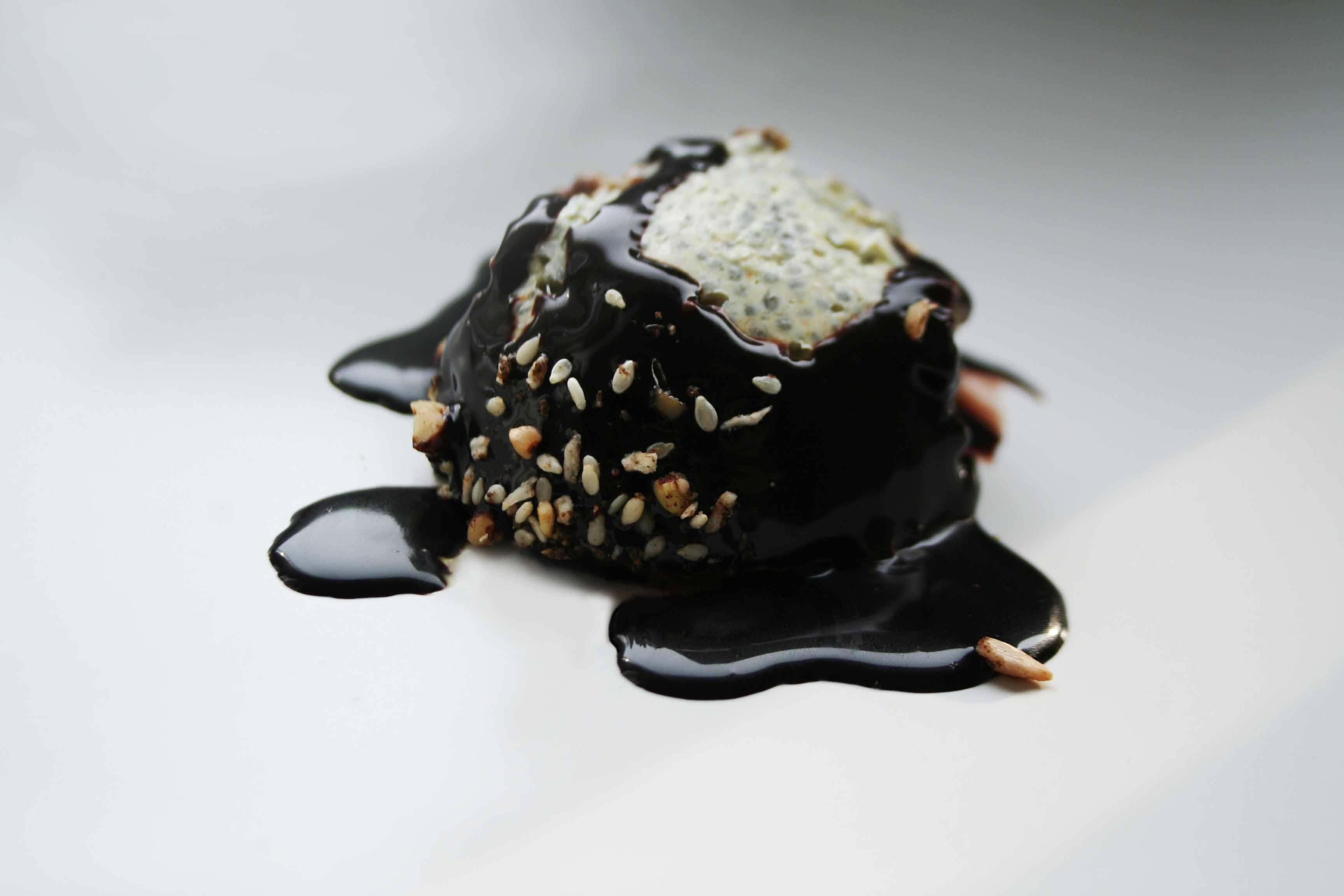 Pudding chia na bazie poppingu jaglanego z wytrawną polewą czekoladową