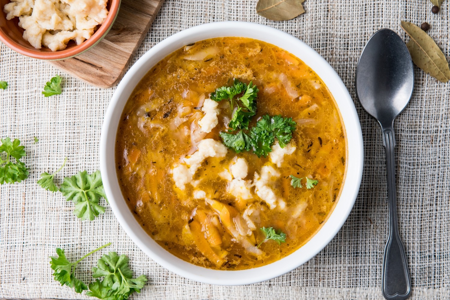 Zupa ogonowa z zacierkami