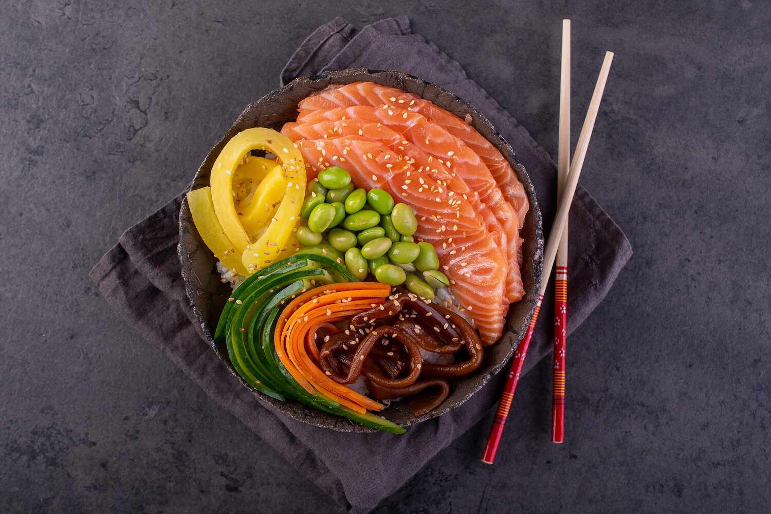 Chirashi zushi – sushi bez zawijania