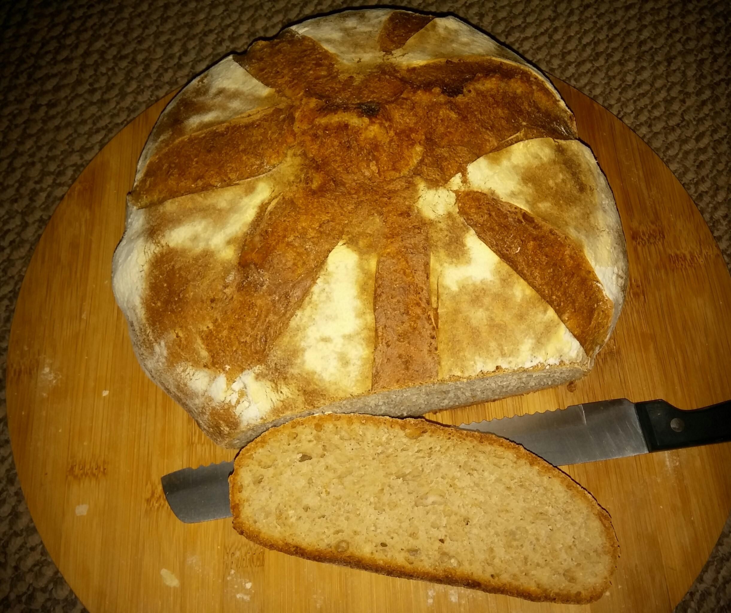 Chleb pszenny na zakwasie żytnim.
