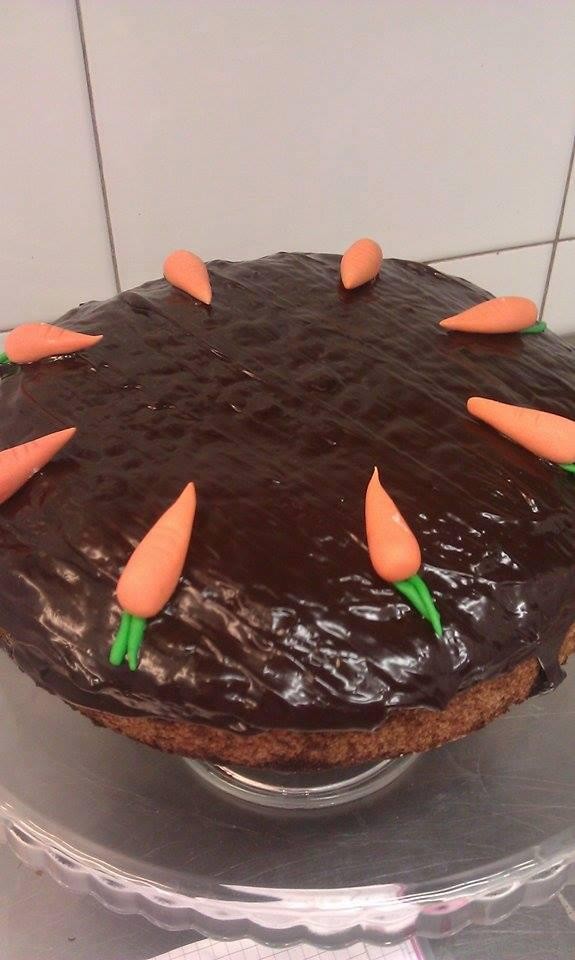 Ciasto marchewkowe w polewie czekoladowej
