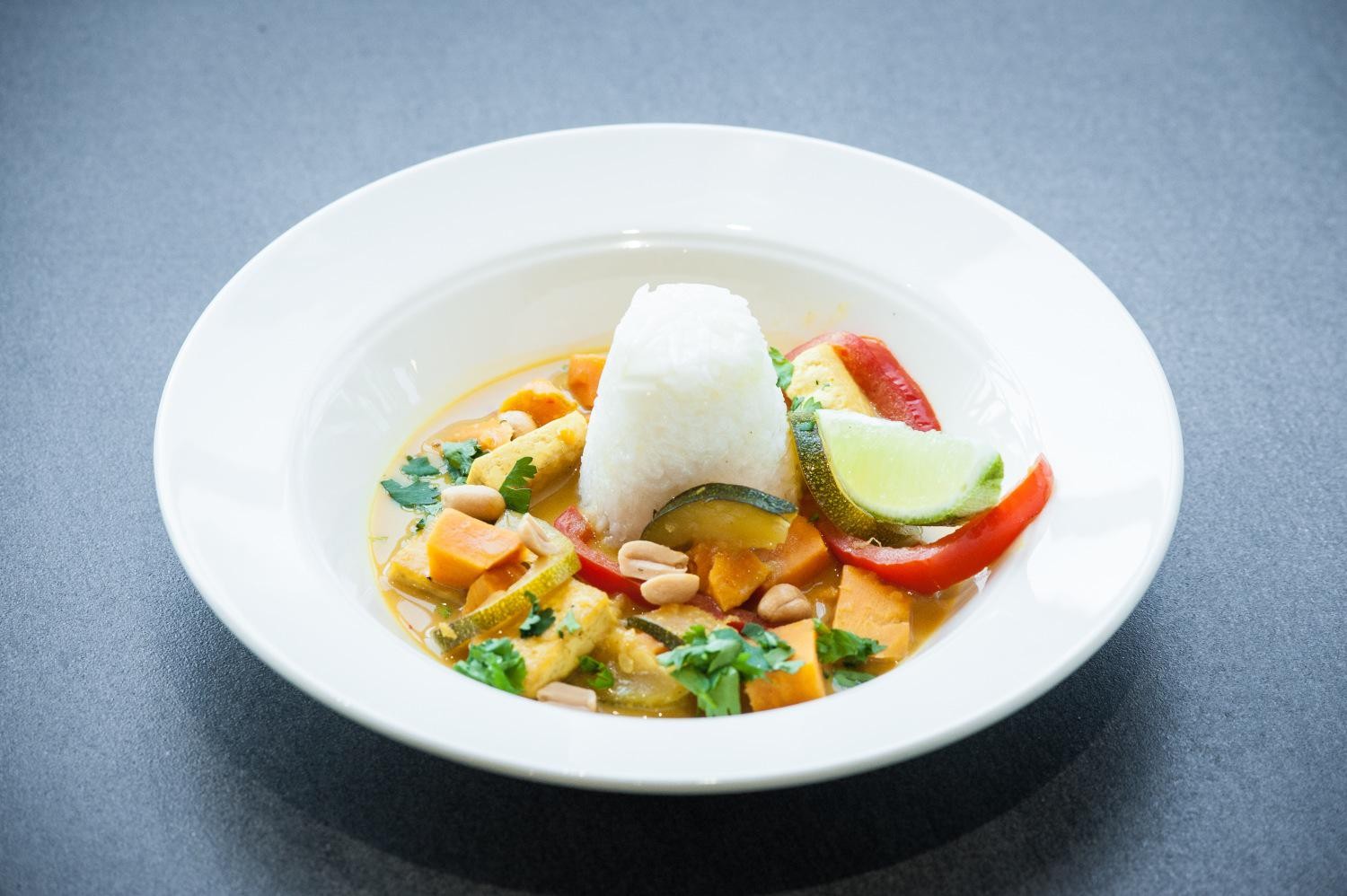 Tofu ze szpinakiem i ryżem basmati