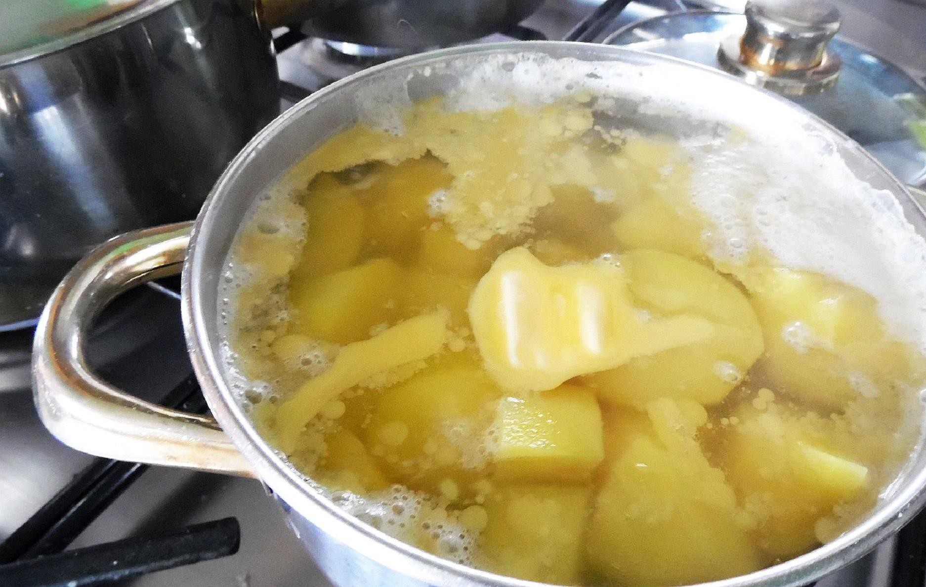 Jak szybko ugotować ziemniaki