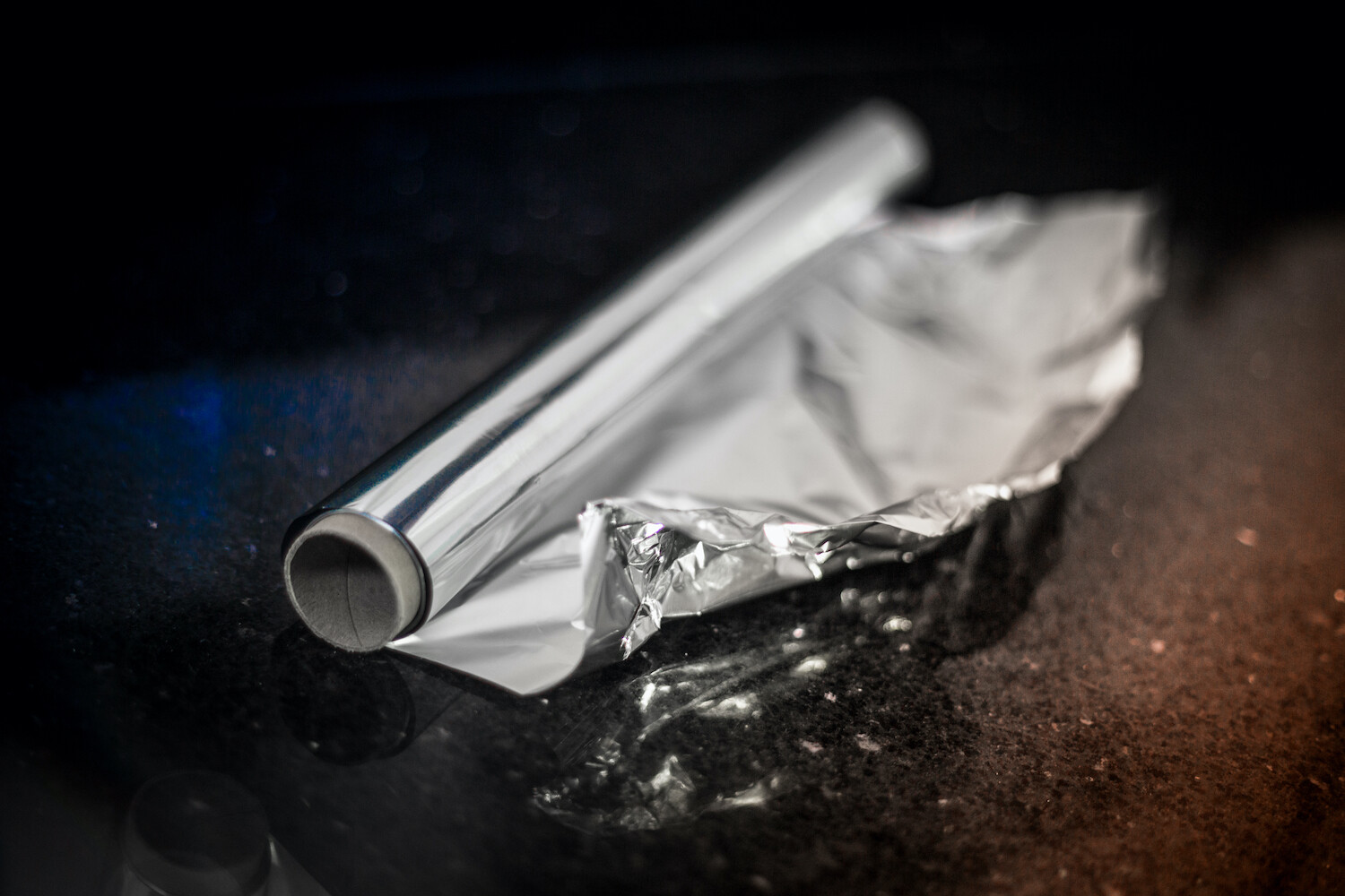 Używanie folii aluminiowej